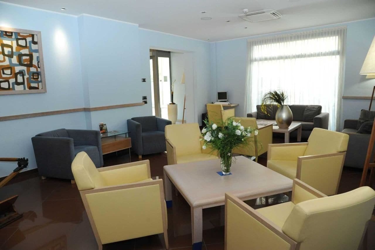 Hotel Chiaraluna Чивитанова Марке Екстериор снимка
