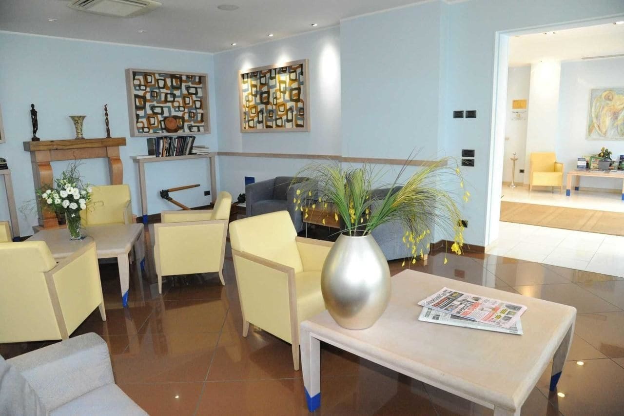 Hotel Chiaraluna Чивитанова Марке Екстериор снимка
