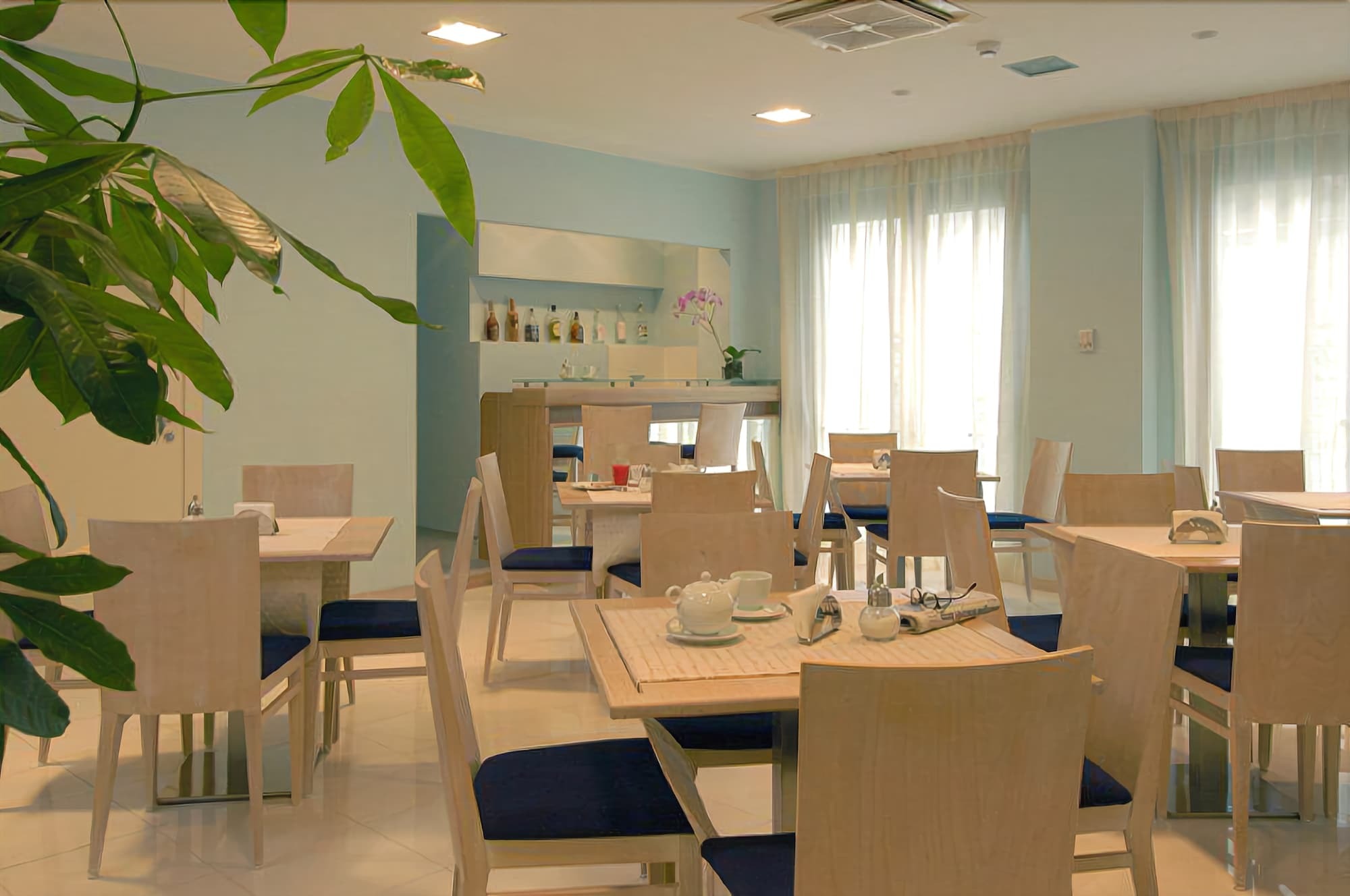 Hotel Chiaraluna Чивитанова Марке Екстериор снимка