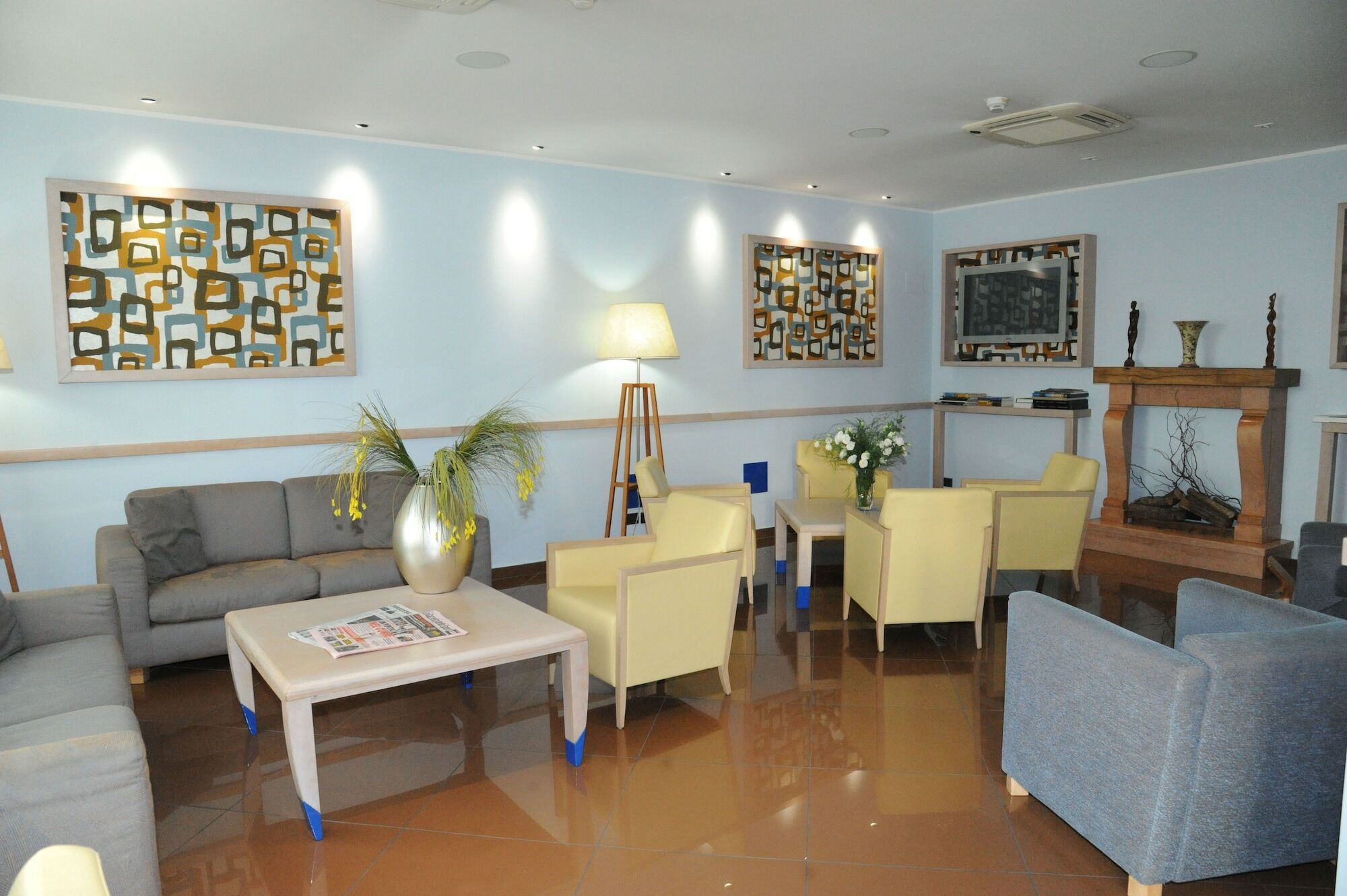 Hotel Chiaraluna Чивитанова Марке Екстериор снимка
